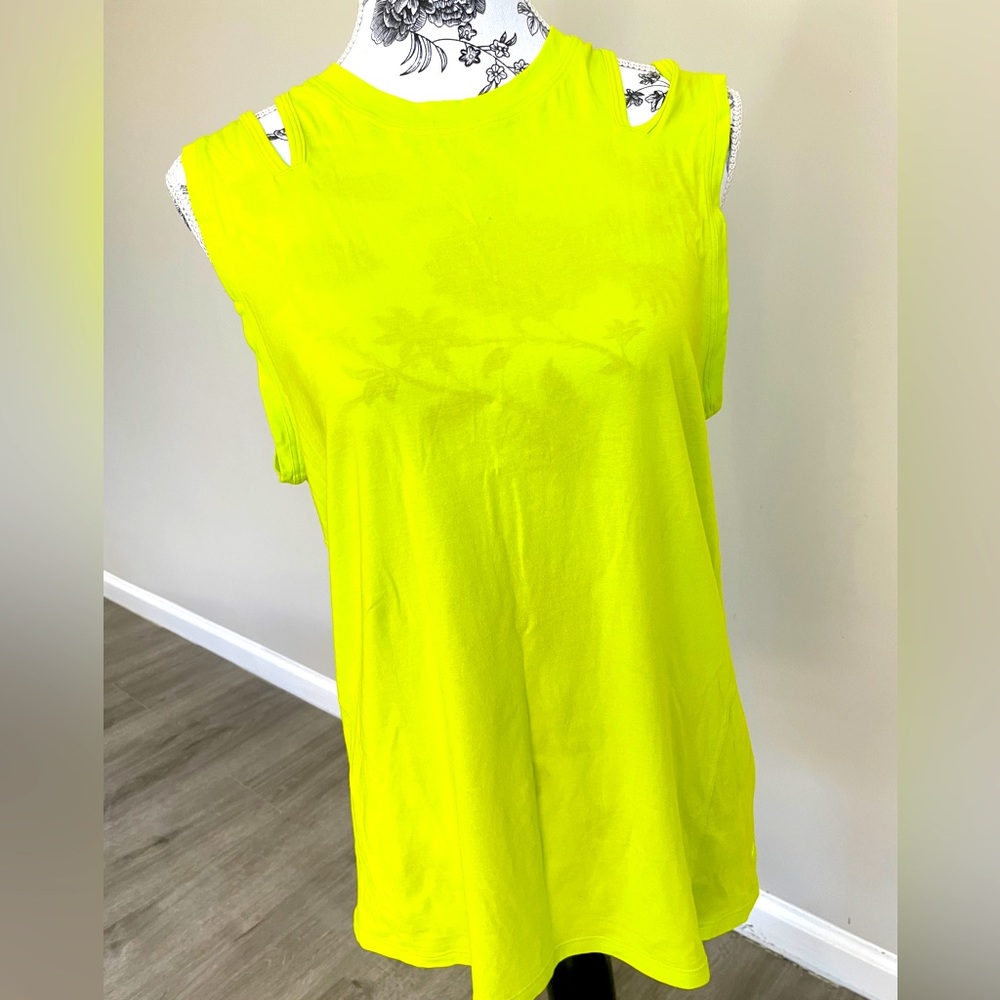 Lululemon tank top